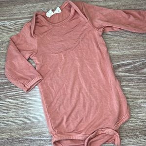 Kyte Baby 0-3 month long sleeve bodysuit